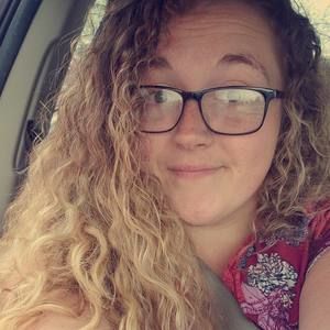 Meet your Posher, Caitlin